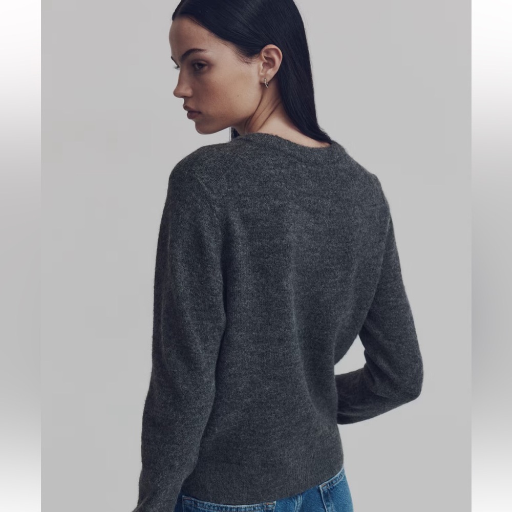 H&M NWT Gray Sweater with Rhinestone Bow Detail - Picture 4 of 4